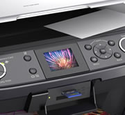 LCD viewer, PictBridge and Memory Card support